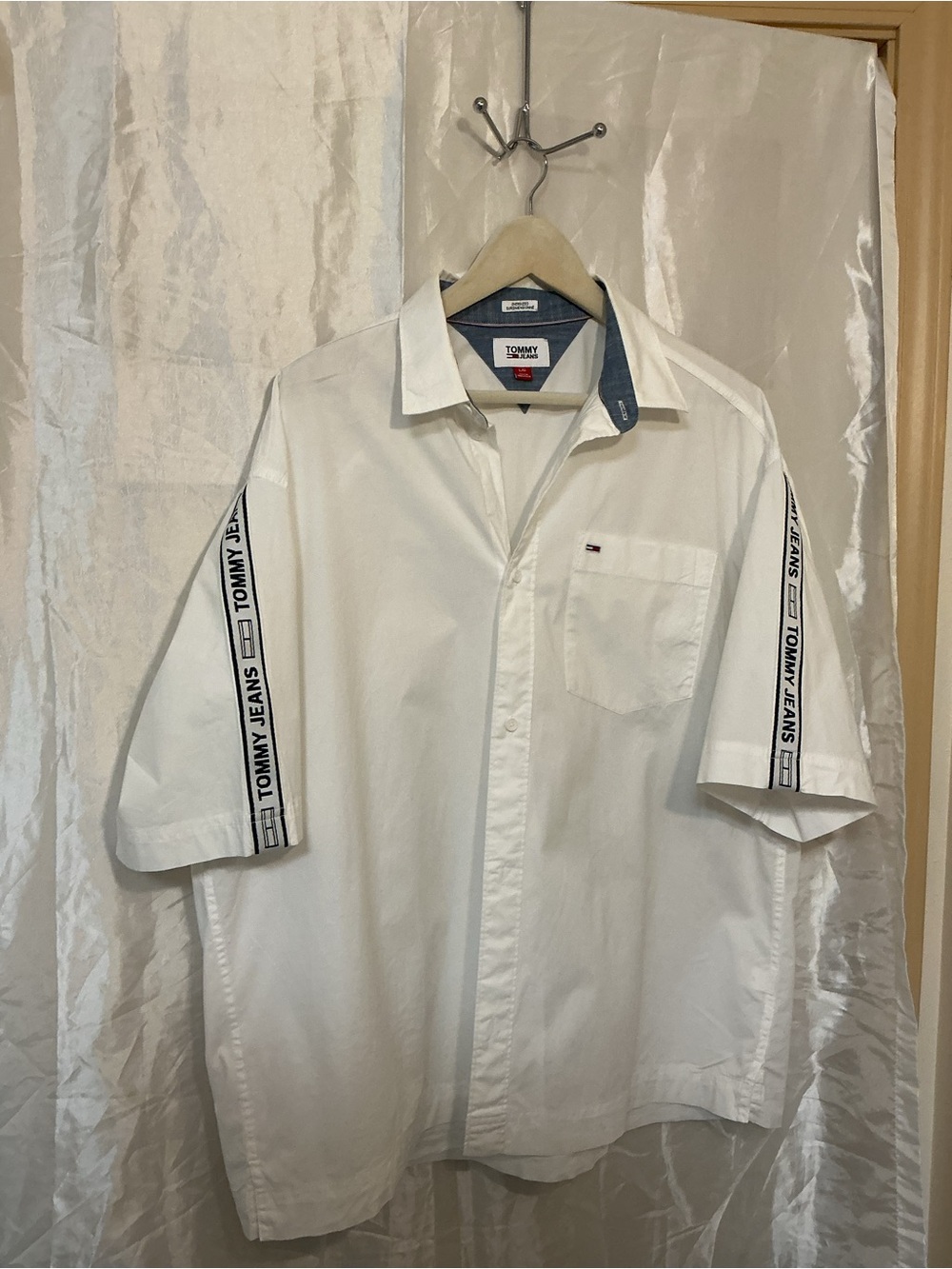 Tommy Hilfiger White Short-Sleeve Button-Down with Branded Sleeve Tape